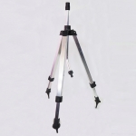 Metal sprinkler with telescopic tripod