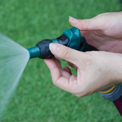 Adjustable spray gun