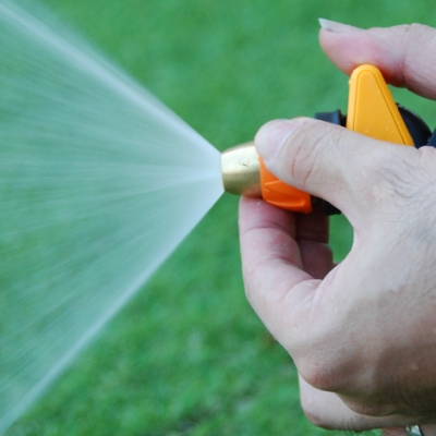 Adjustable spray gun